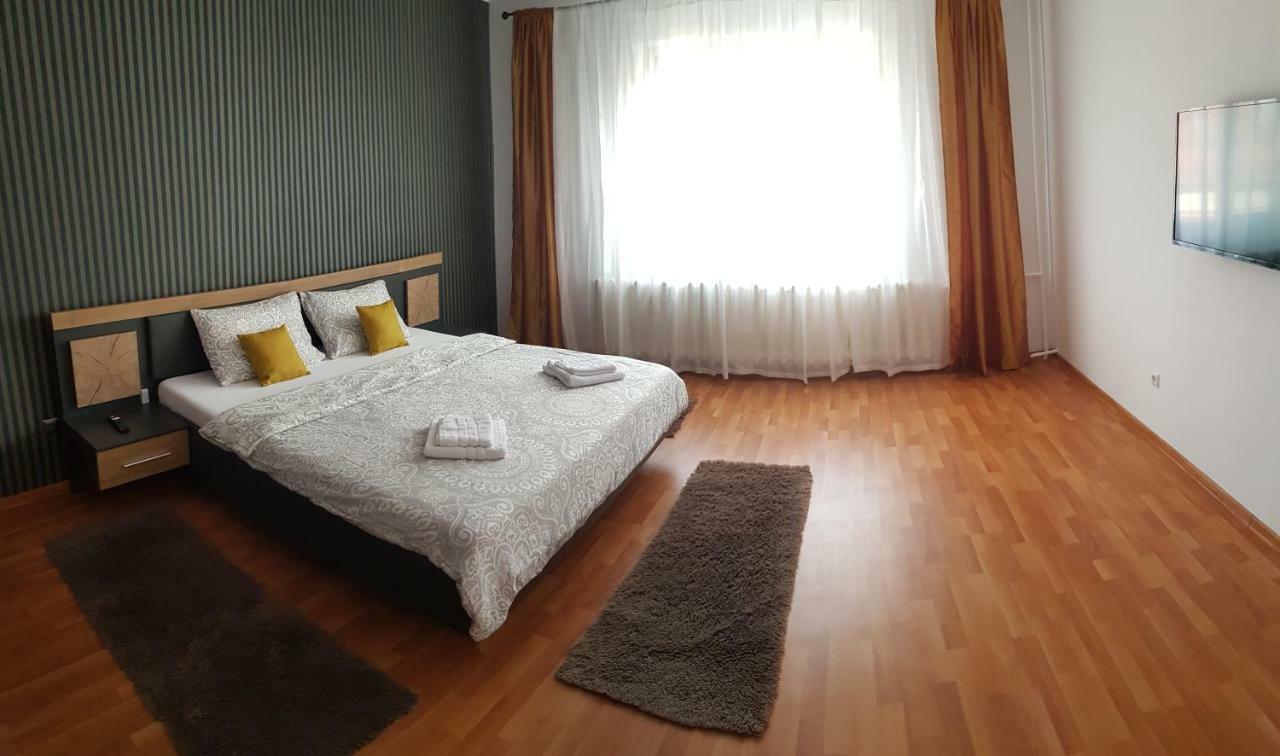 Premium Central Apartment Oradea Bagian luar foto